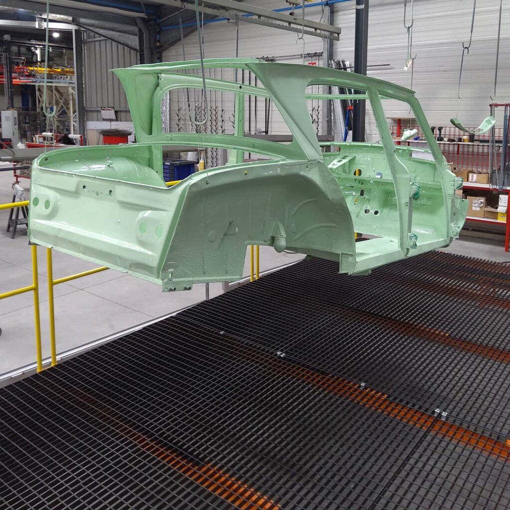 caisse de voiture ancienne