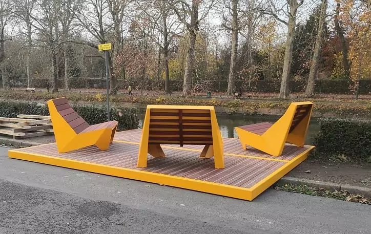 mobilier urbain jaune