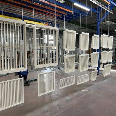 Rénovation de grilles en métal par thermolaquage