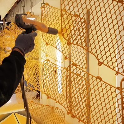 Rénovation de grille métallique grâce à la peinture en poudre