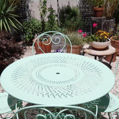 Repeindre un salon de jardin en métal